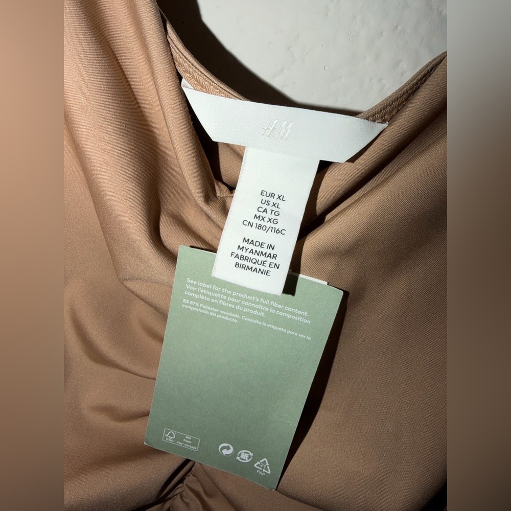 H&M Spring Essentials Tops - Picture 6 of 7